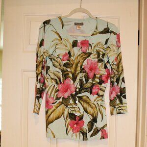 TOMMY BAHAMA Silk Cardigan sweater Pink Hibiscus on Blue background, 3/4 sleeves